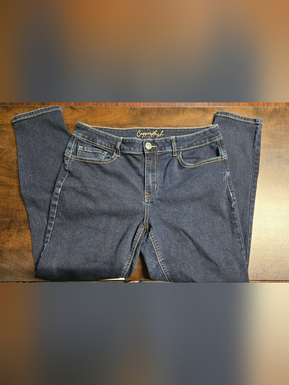 Size 12 Curvy Ankle Skinny Dark Blue Jeans
Copperflash
Style# CM41039
RN164805